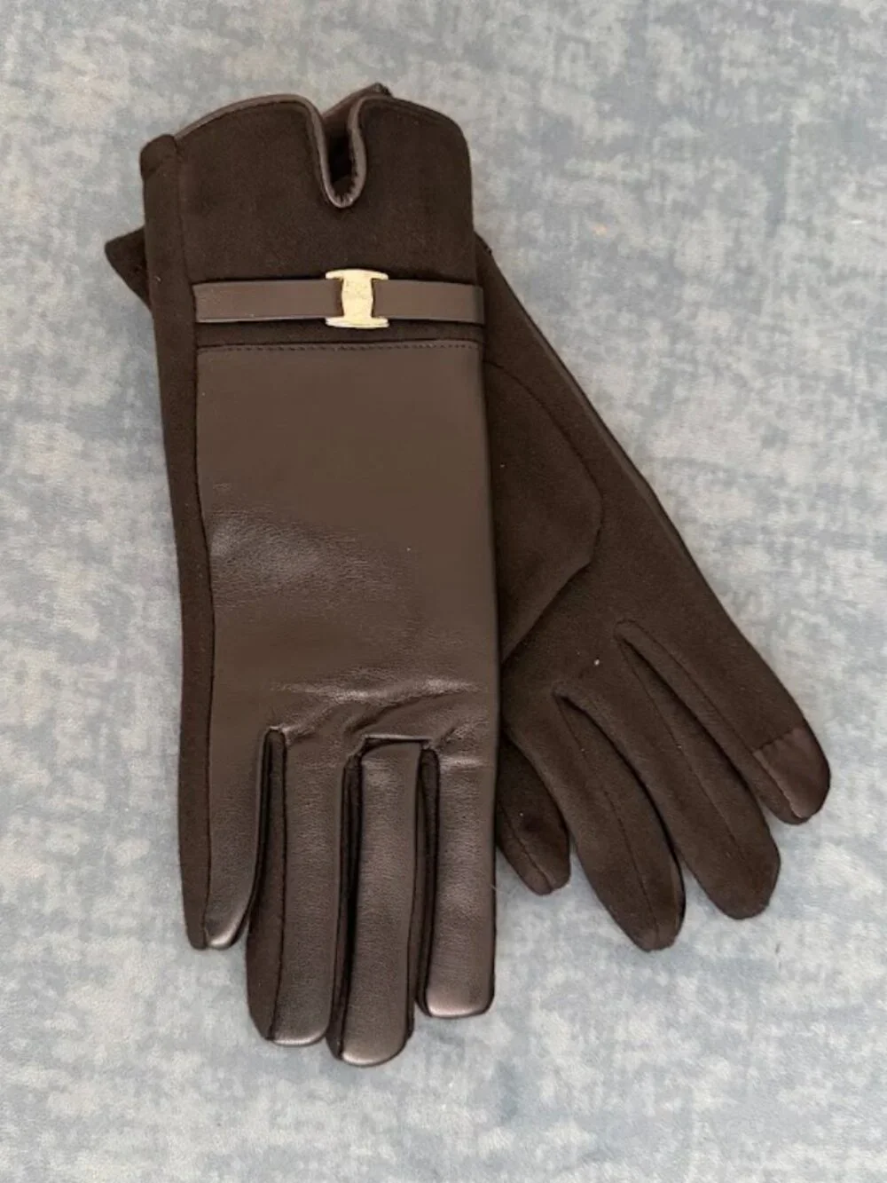 Black Leather Suede Gloves Gold Tone Buckle Detail Elegant Winter Gloves